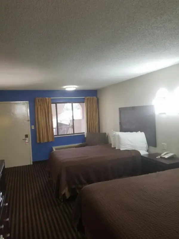 Executive Inn 4